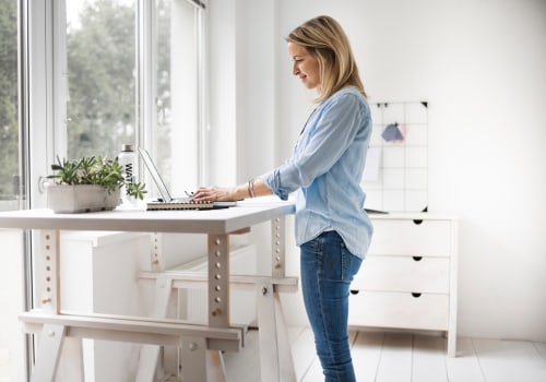 The Benefits of Standing Desks: Is it Really Good for You?
